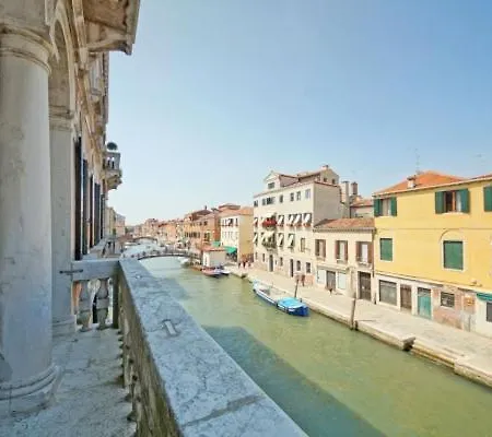 公寓 Luxury Balcony