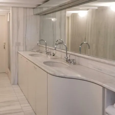 Luxury Balcony 公寓 *