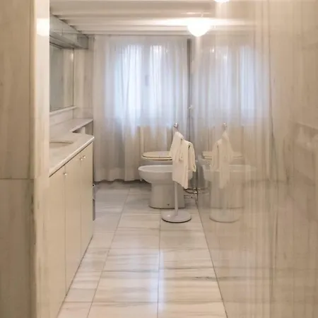 Luxury Balcony 公寓